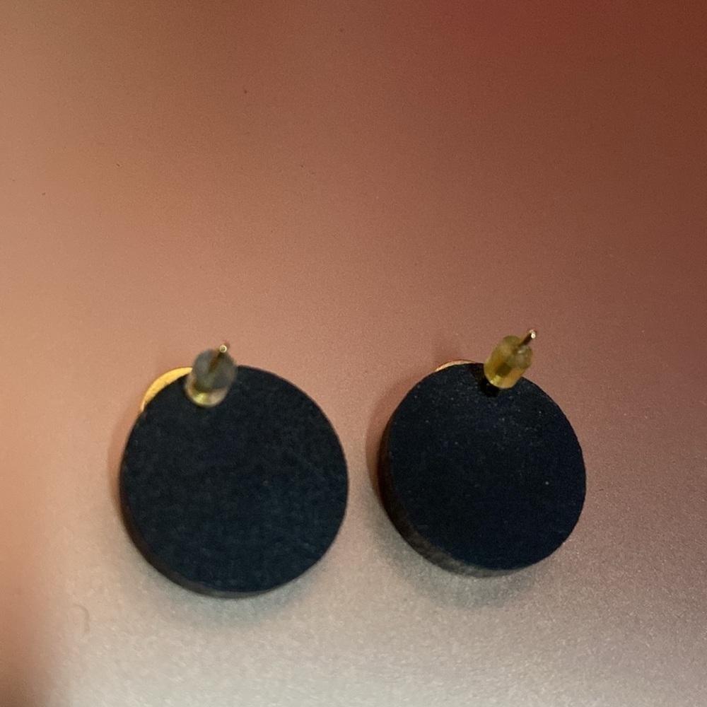 Unique earrings - Picture 2 of 2